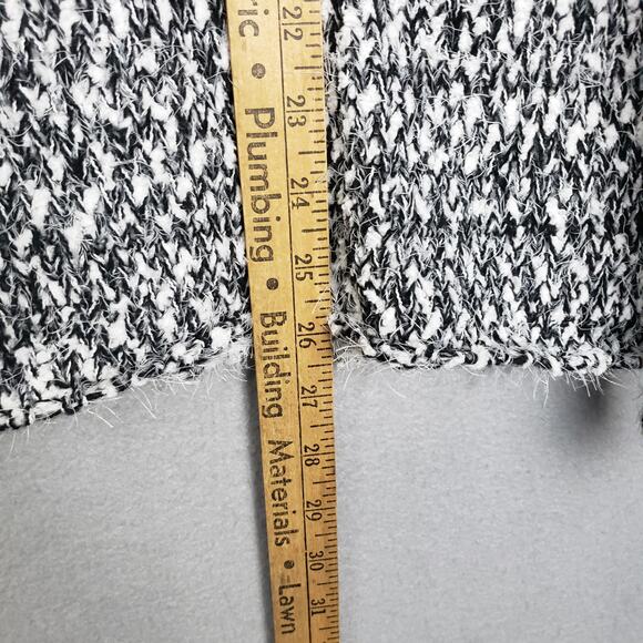 Maurices XL Mock Neck Pullover Sweater Two Tone White Black Fuzzy Cozy Winter - Picture 7 of 7